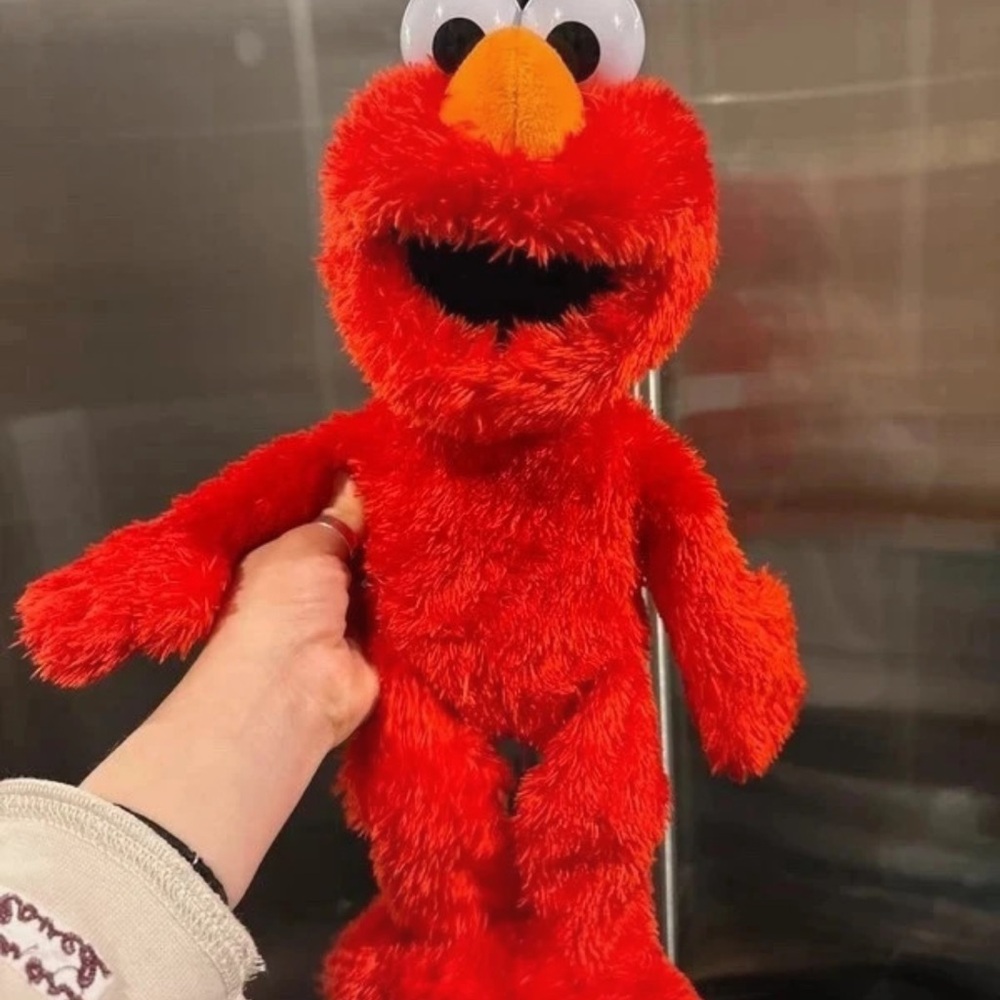 Tickle me Elmo Plush Toy - Soft Red Stuffed Animal laughs, moves his feet, talks